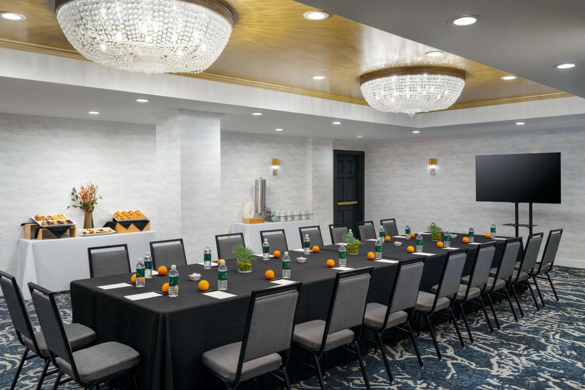 The Terrace Hotel Lakeland, Tapestry Collection By Hilton Bagian luar foto