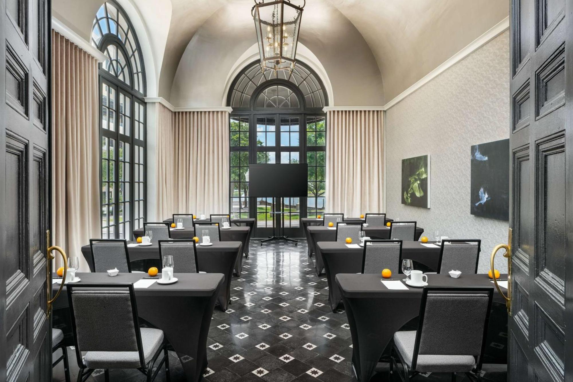 The Terrace Hotel Lakeland, Tapestry Collection By Hilton Bagian luar foto